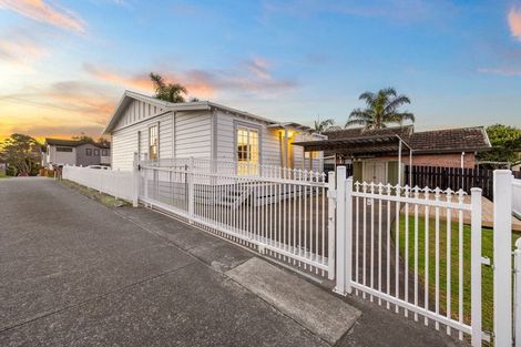 Photo of property in 1/141 Colwill Road, Massey, Auckland, 0614