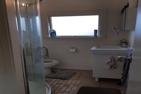 Photo of property in 41 Hobsonville Road, West Harbour, Auckland, 0618