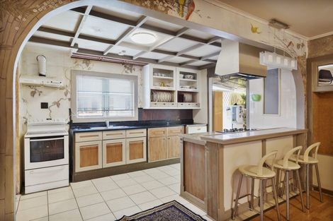 Photo of property in 6 Edwards Avenue, Henderson, Auckland, 0610