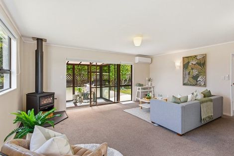Photo of property in 27 Oriwa Street, Waikanae, 5036