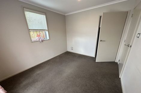 Photo of property in 8 Horizon View Road, Oteha, Auckland, 0632