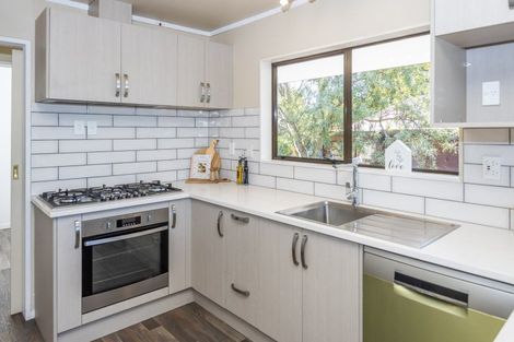 Photo of property in 2 Horoeka Court, Pukete, Hamilton, 3200