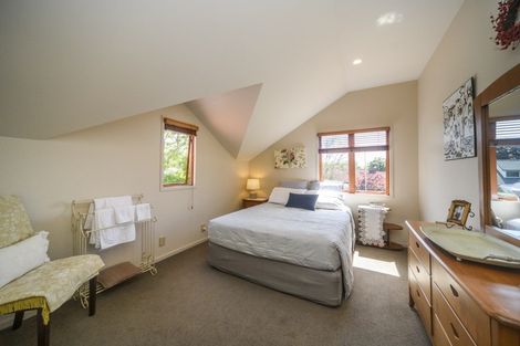 Photo of property in 17 Montgomery Terrace, Hokowhitu, Palmerston North, 4410