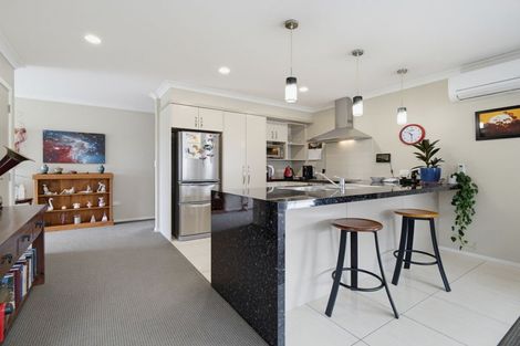 Photo of property in 5 Pania Place, Poraiti, Napier, 4112