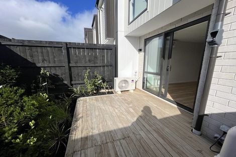 Photo of property in 8/32b Westgate Drive, Massey, Auckland, 0614