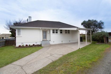 Photo of property in 18 Montrose Place, Takaro, Palmerston North, 4412