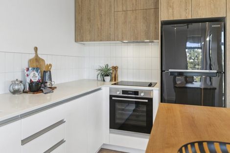 Photo of property in 6/69 Tiketike Way, Brooklyn, Wellington, 6021