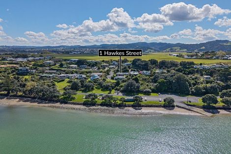 Photo of property in 1 Hawkes Street, Onerahi, Whangarei, 0110