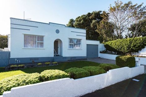 Photo of property in 47 Mangorei Road, Strandon, New Plymouth, 4312
