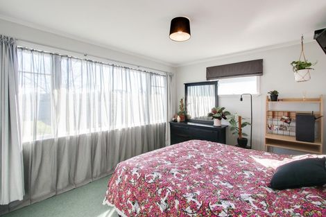 Photo of property in 89 Taradale Road, Onekawa, Napier, 4110
