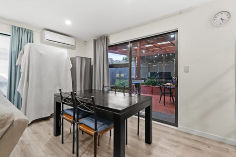 Photo of property in 15 Rosarina Lane, Takanini, 2112