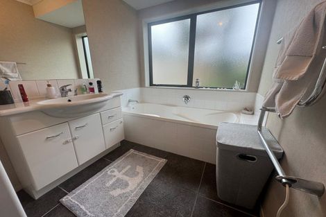 Photo of property in 32 Malbec Place, Rototuna, Hamilton, 3210