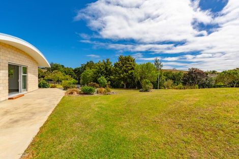 Photo of property in 14b Wairere Road, Waitakere, Henderson, 0782