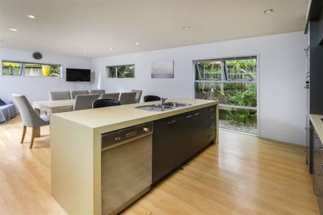 Photo of property in 8 Roy Maloney Drive, Henderson, Auckland, 0612