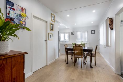 Photo of property in 43 Rogan Street, Mount Roskill, Auckland, 1041