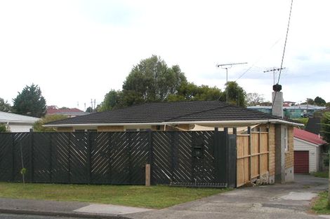 Photo of property in 2/19 Becroft Drive, Forrest Hill, Auckland, 0620