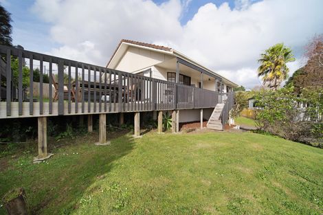 Photo of property in 6 Crestlands Place, Papakura, 2110
