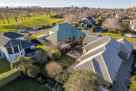 Photo of property in 4 Dinglebay Place, Casebrook, Christchurch, 8051