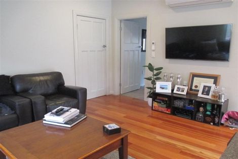 Photo of property in 15 Woodville Street, Edgeware, Christchurch, 8013
