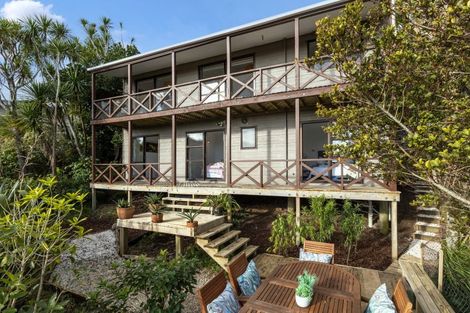 Photo of property in 22 Pendrell Road, Piha, New Lynn, 0772