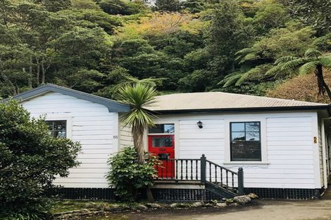 Photo of property in 55 Garden Road, Northland, Wellington, 6012