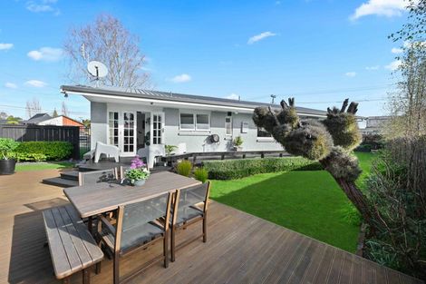 Photo of property in 37 Braid Road, St Andrews, Hamilton, 3200