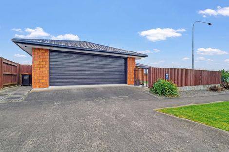 Photo of property in 2 Pegasus Place, Kelvin Grove, Palmerston North, 4414
