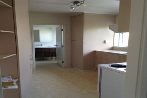 Photo of property in 9 Maybelle Place, Kelston, Auckland, 0602