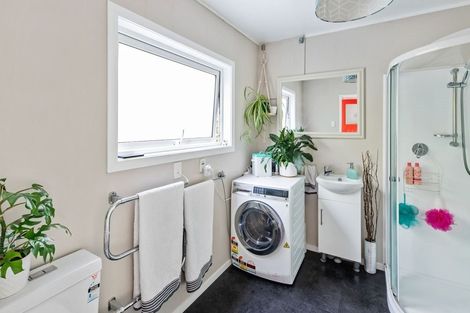 Photo of property in 1/72 Homebush Road, Khandallah, Wellington, 6035