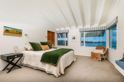 Photo of property in 47 Rothesay Bay Road, Rothesay Bay, Auckland, 0630