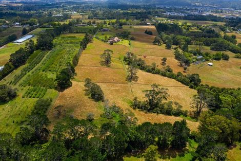 Photo of property in 11 Tawa Road, Kumeu, 0891