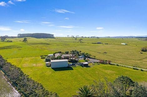 Photo of property in 242 Baylys Coast Road, Dargaville, 0377