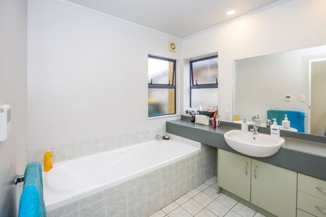 Photo of property in 52 Keswick Crescent, Huntington, Hamilton, 3210