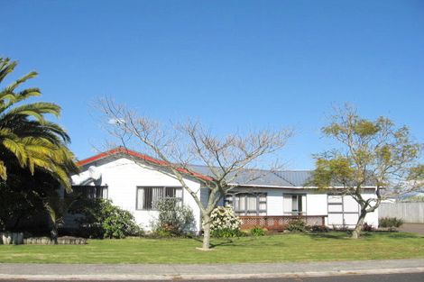 Photo of property in 10 Cholmondeley Crescent, Whitianga, 3510