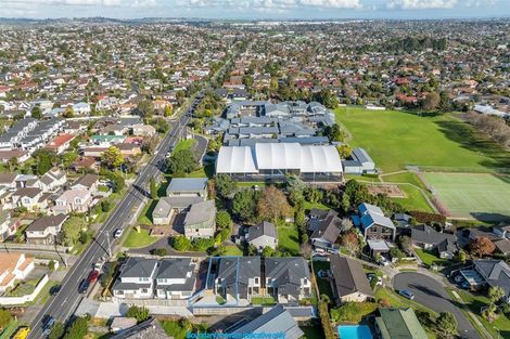 Photo of property in 241a Bucklands Beach Road, Bucklands Beach, Auckland, 2012