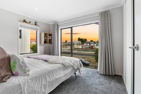 Photo of property in 6 Kapia Road, Westgate, Auckland, 0614