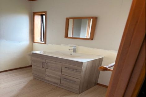 Photo of property in 77b Sturges Road, Henderson, Auckland, 0612