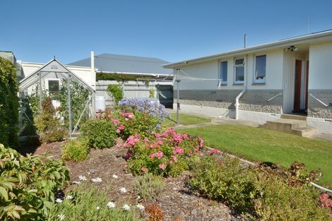 Photo of property in 141 Macandrew Road, South Dunedin, Dunedin, 9012