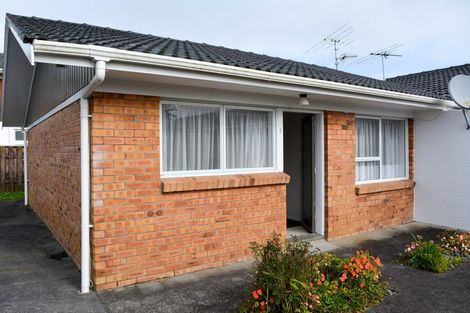 Photo of property in 4/318 Te Atatu Road, Te Atatu South, Auckland, 0610
