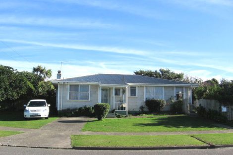 Photo of property in 18 Whanga Crescent, Titahi Bay, Porirua, 5022