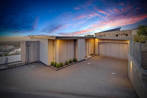 Photo of property in 24 Marama Crescent, Mount Pleasant, Christchurch, 8081