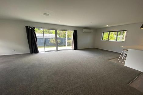 Photo of property in 10 Glenside Road, Glenside, Wellington, 6037