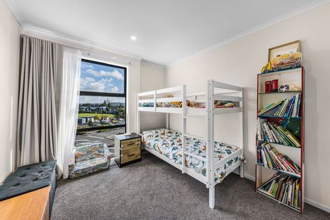 Photo of property in 32 Raranga Lane, Hobsonville, Auckland, 0616