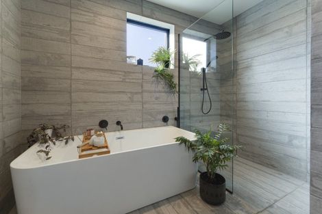 Photo of property in 52 Cunninghams Drive, Jacks Point, Queenstown, 9371