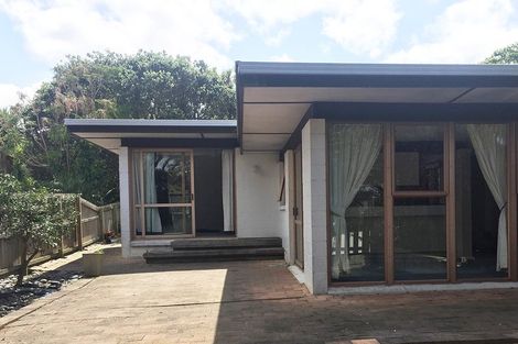 Photo of property in 162 Weatherly Road, Torbay, Auckland, 0630