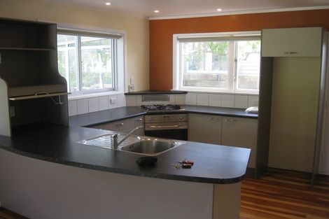 Photo of property in 18 Holly Grove, Maungaraki, Lower Hutt, 5010