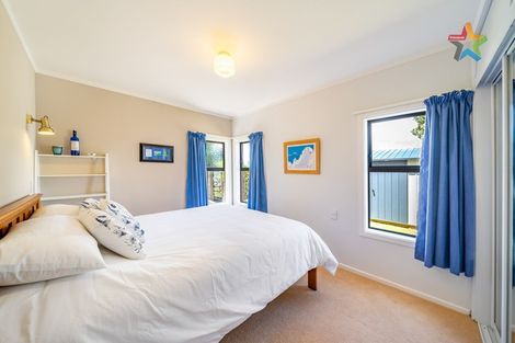 Photo of property in 4 Protea Street, Maungaraki, Lower Hutt, 5010