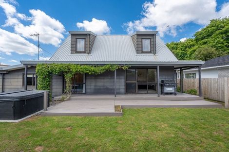 Photo of property in 10 Ensign Place, Flagstaff, Hamilton, 3210