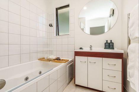 Photo of property in 3a Mcdonnell Road, Arrowtown, 9302