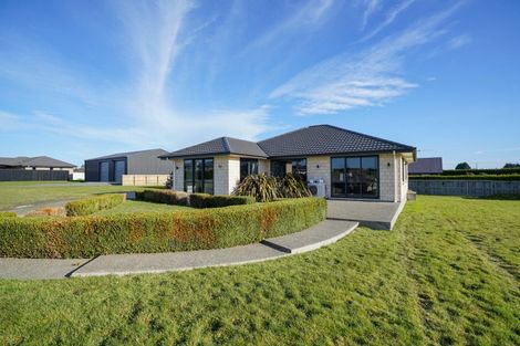 Photo of property in 28 Majestic Chance, Seaward Bush, Invercargill, 9812